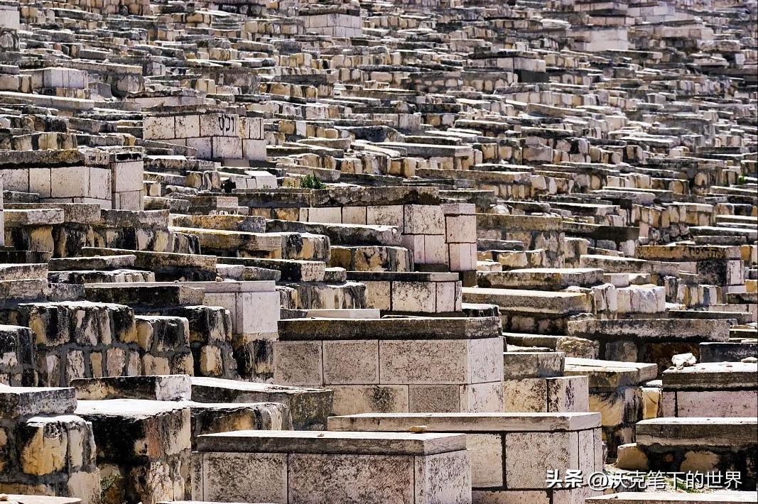 犹太人对异族的态度,犹太人在中世纪的生存方式