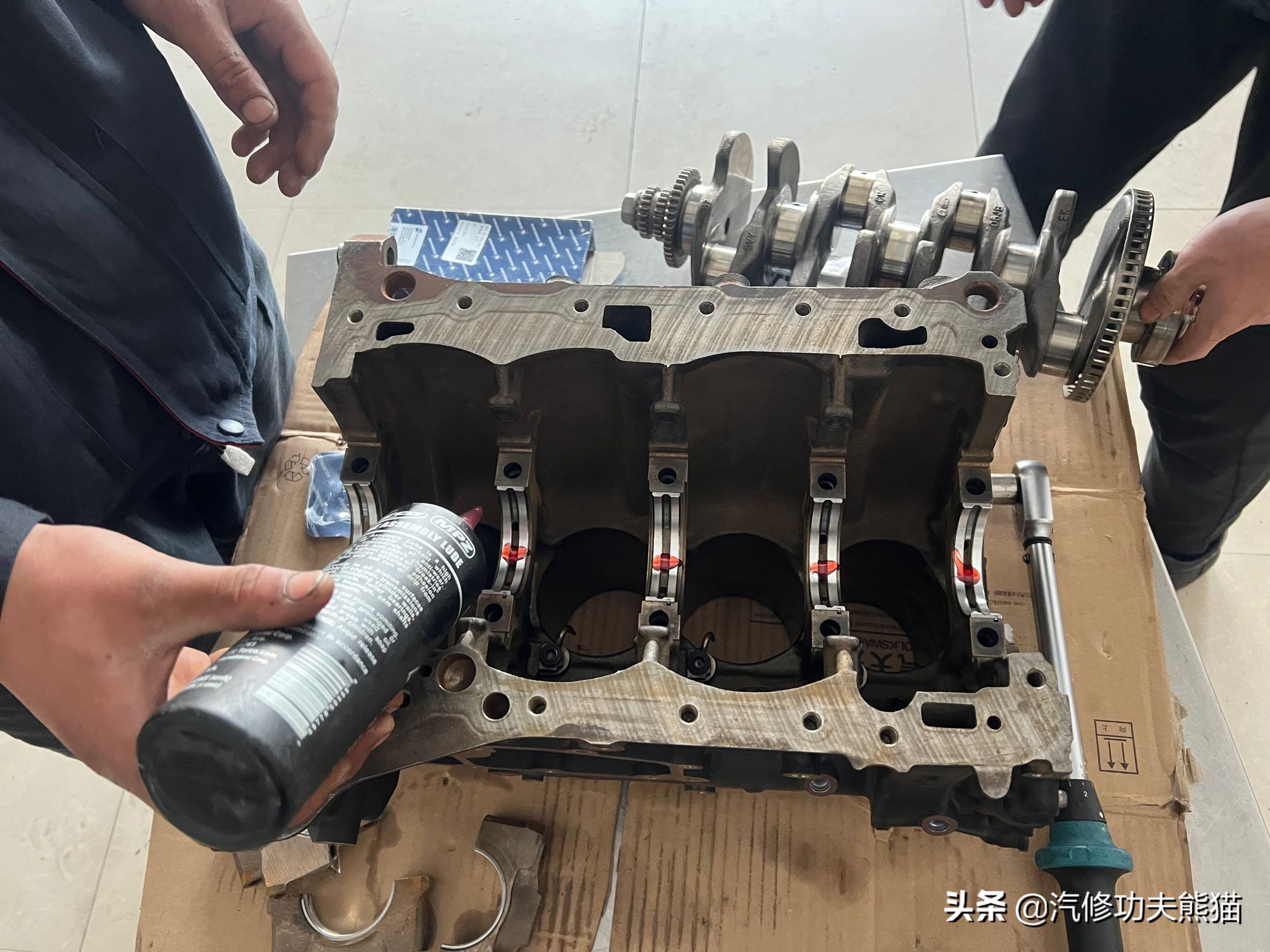 奥迪q5二手车烧机油,q5二手车大修翻新