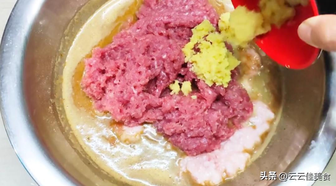 调肉馅的正确方法和技巧,调肉馅能放什么调料才使味道更好