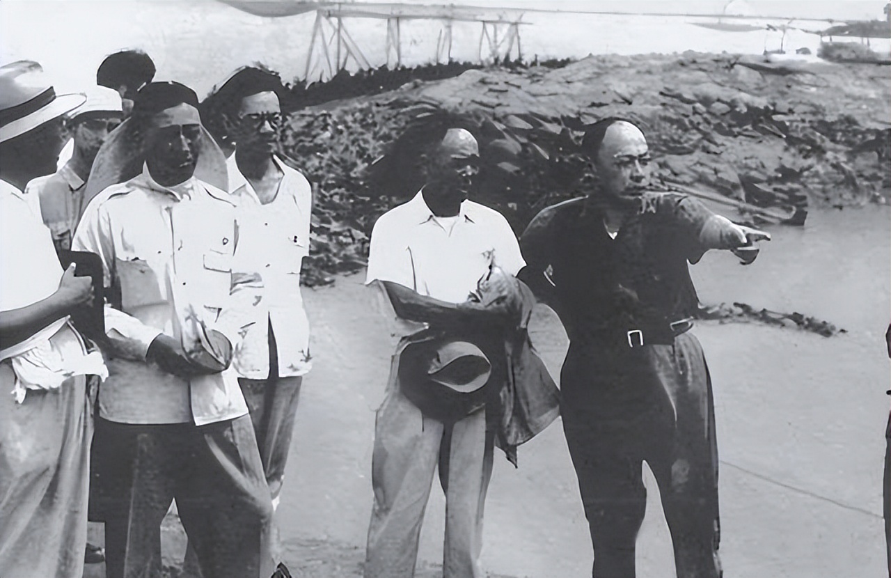 把*女妓**送到战场去蹚地雷？新中国成立后，上海10万*女妓**都去哪了？