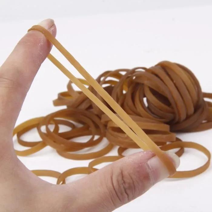 皮筯的玩法多种多样，胜利者挂在腰者*威示**，大阿姨从不徇私多给我