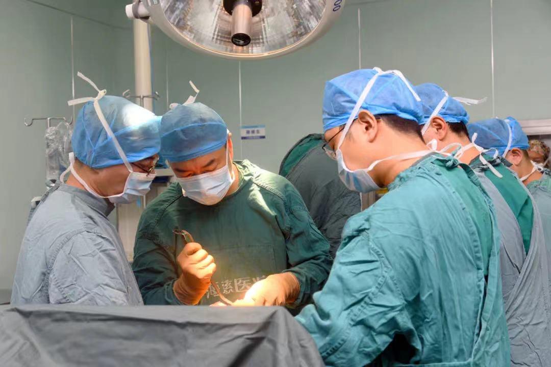 股骨头坏死保髋微创手术成功率,髋部骨头坏死微创手术康复训练