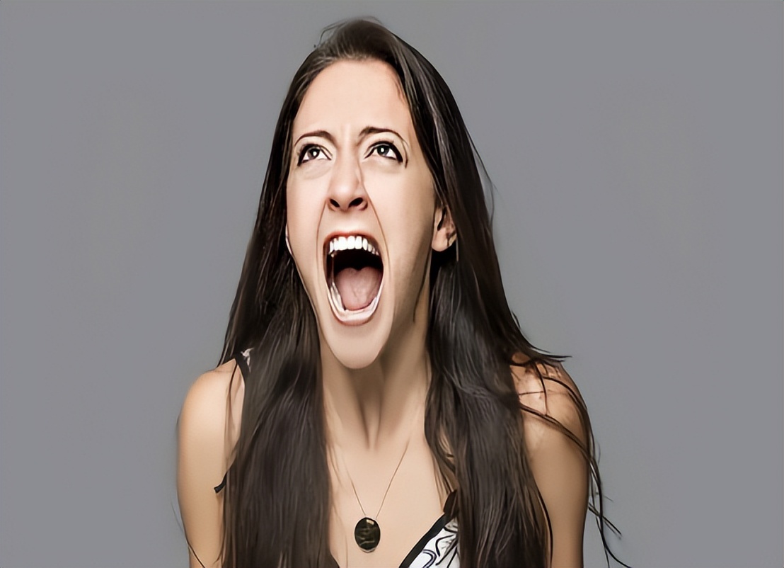 女子腹部痒，医生用镊子夹出16只阴虱！原来阴虱有4个传播途径