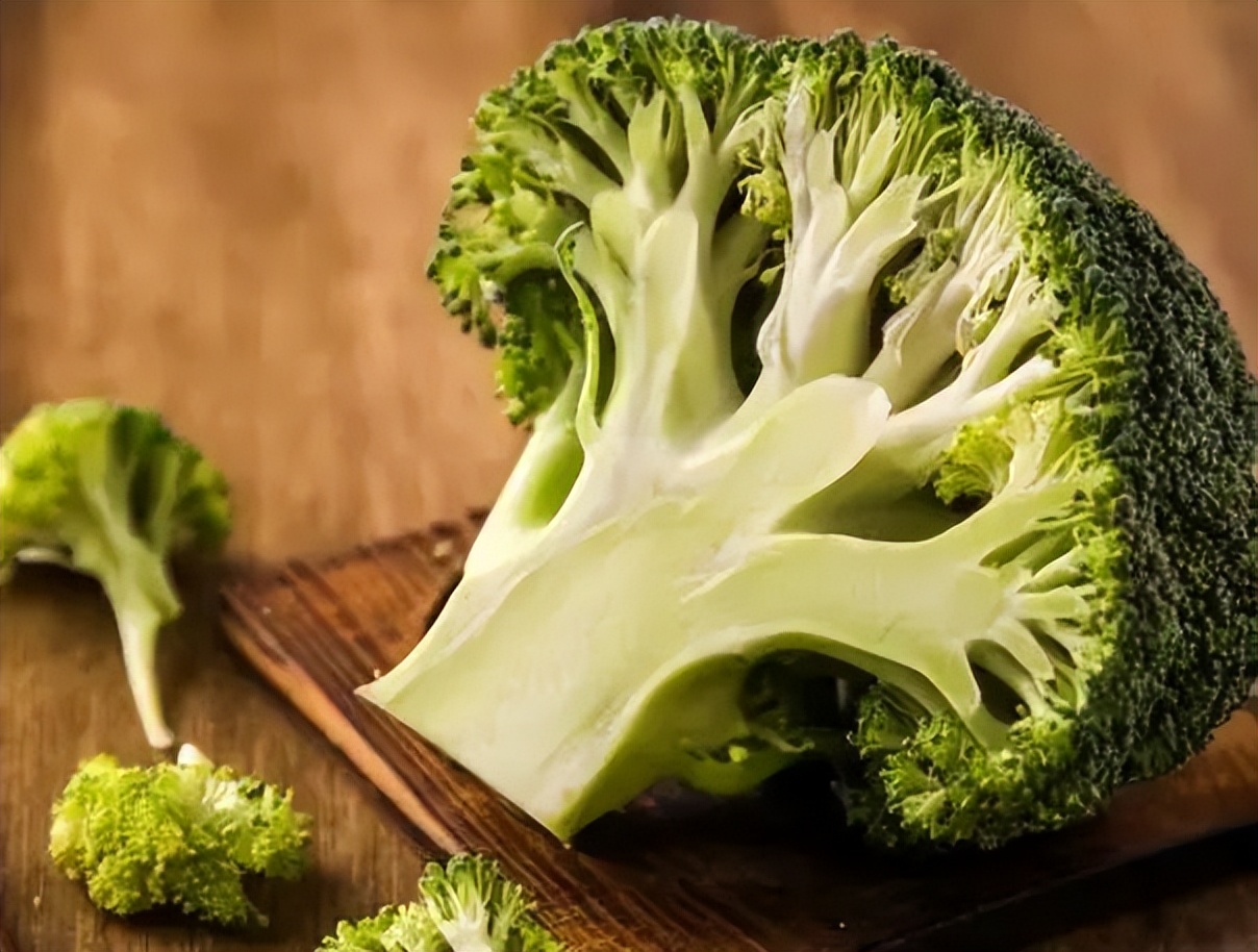 市场买西兰花,去菜市场买西兰花