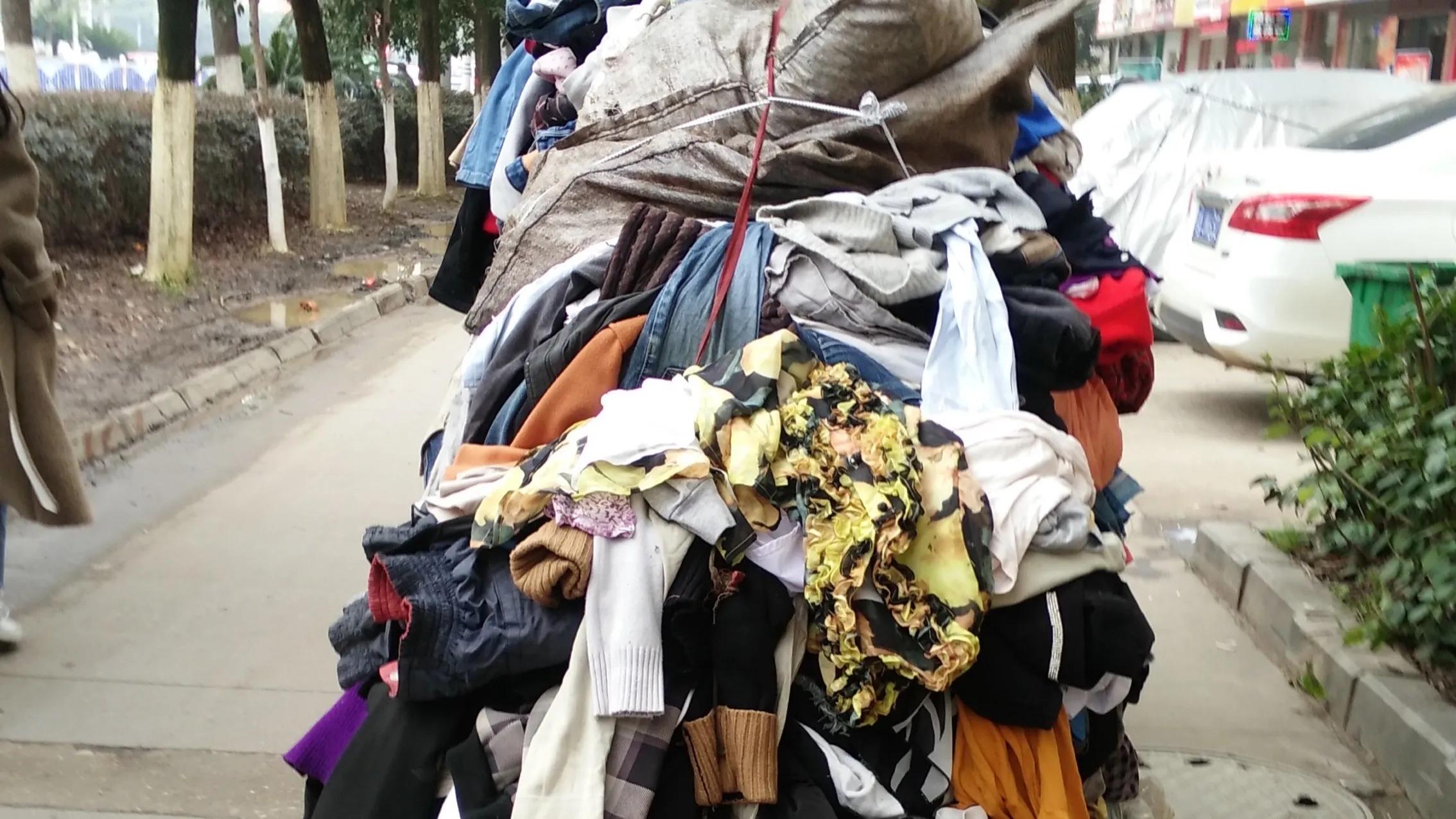 我辞去保安高薪工作，做旧衣回收一年亏损15万，如今欲哭无泪