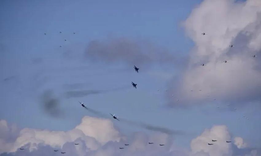 韩国发射三枚导弹失败搞笑视频,最新朝鲜向黄海发射多枚巡航导弹