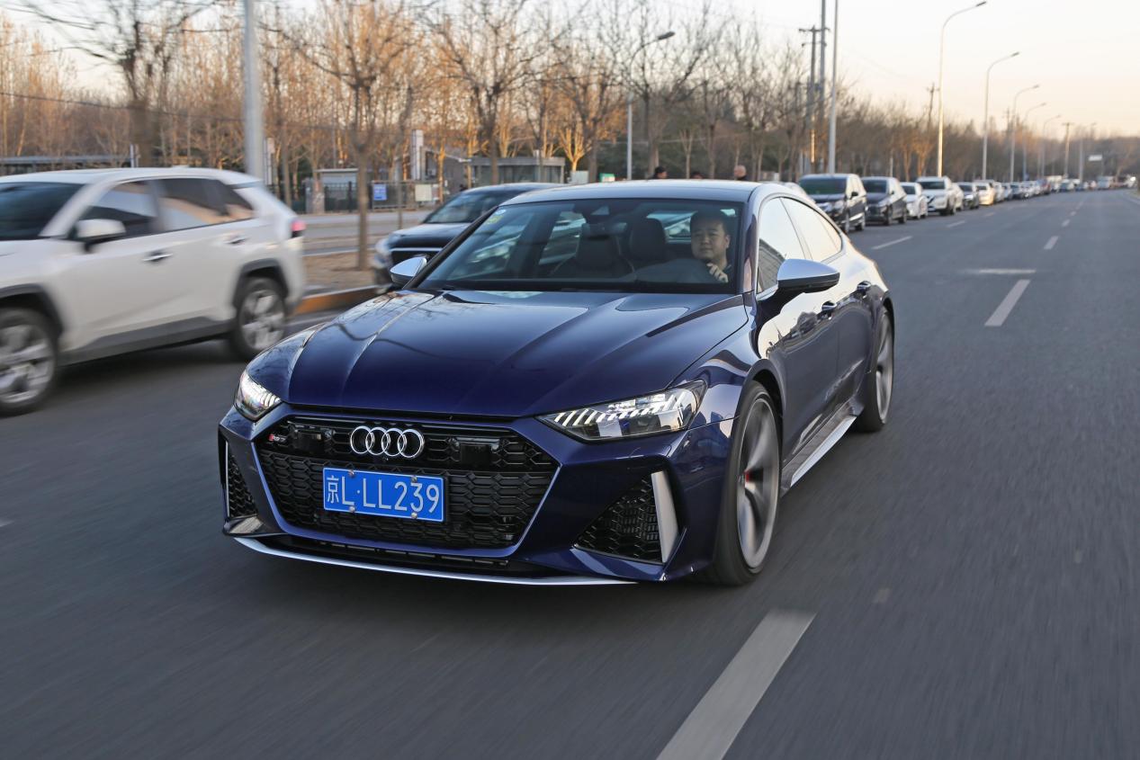 奥迪rs7高端大气是成功男士的首选,新款奥迪rs7sportback