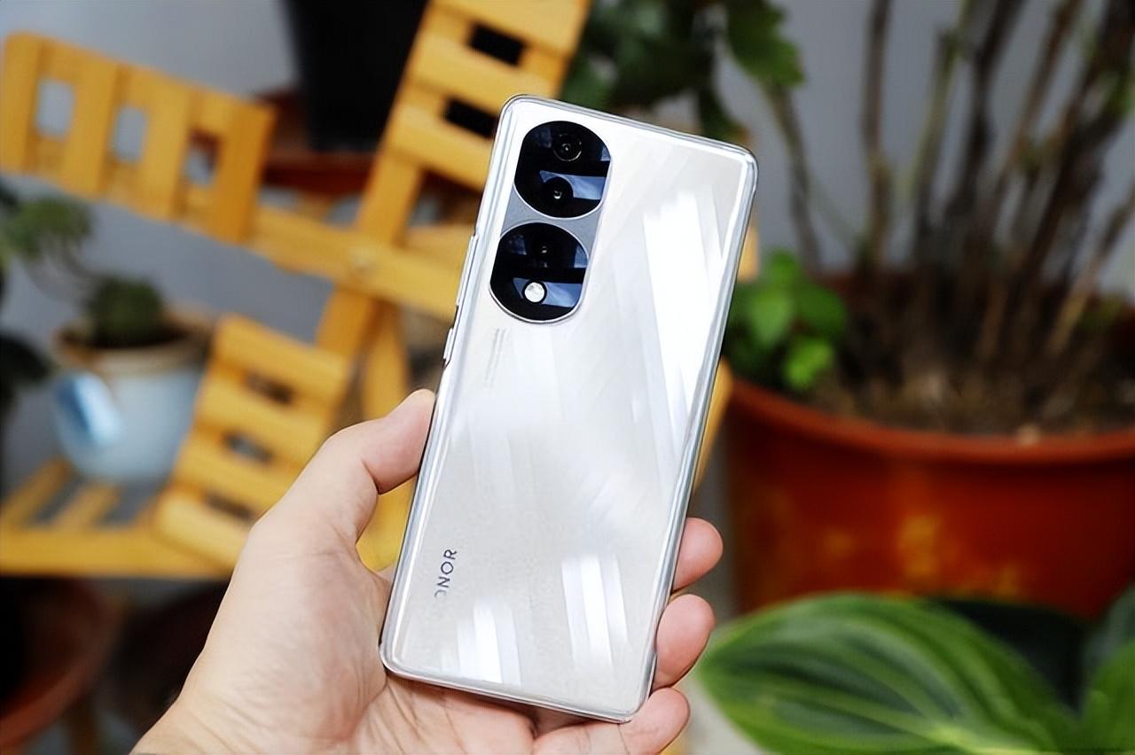 荣耀70配置相当于哪款手机,荣耀70的详细参数配置