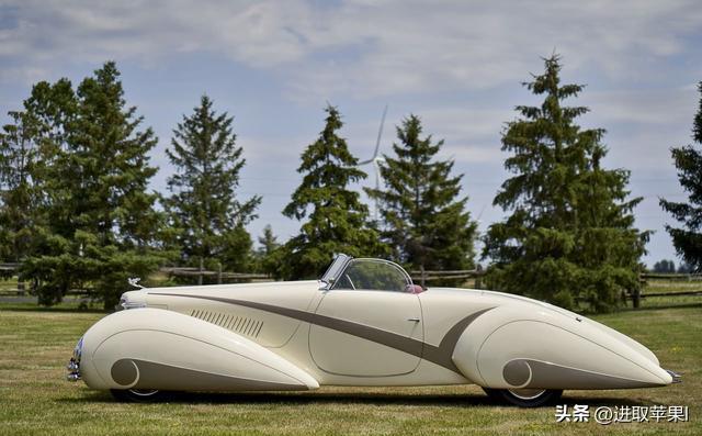 30张罕见晚清照:女子躺炕上欲仙欲死,骑跨在男子头上的洋人女子