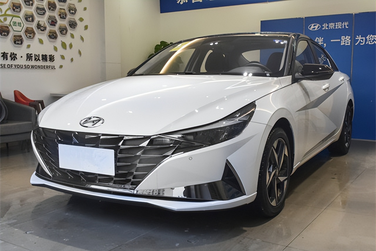 伊兰特三年保值率怎么低了,从月销过万到逆势下滑