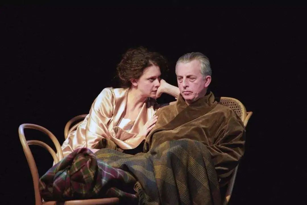 艺术家怎么表达自己的情绪,艺术家表达孤独