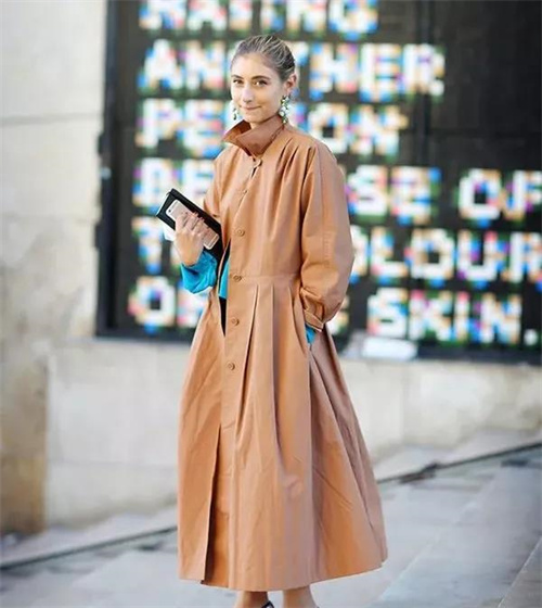 黑色大衣的配色技巧,咖啡色的大衣怎样配色