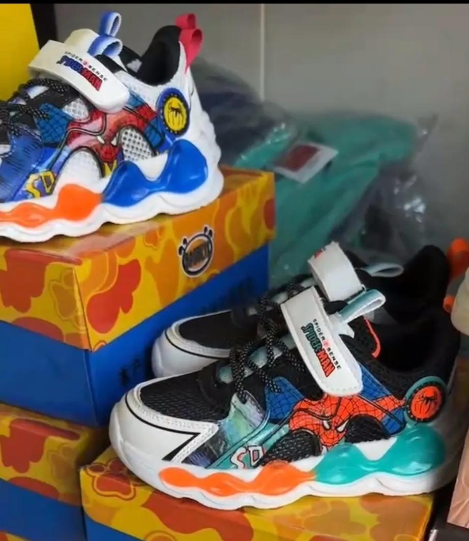 卖鞋子与卖衣服哪个利润高,揭秘鞋子背后的暴利