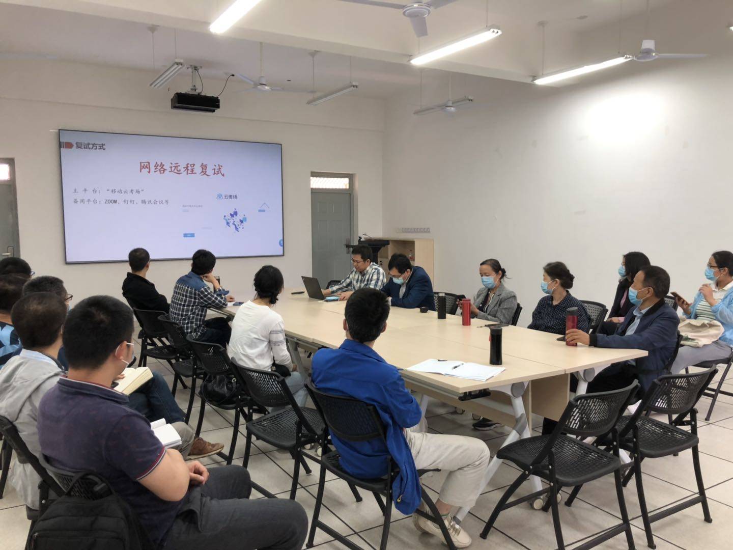 研究生当中学老师，期望值不要太高