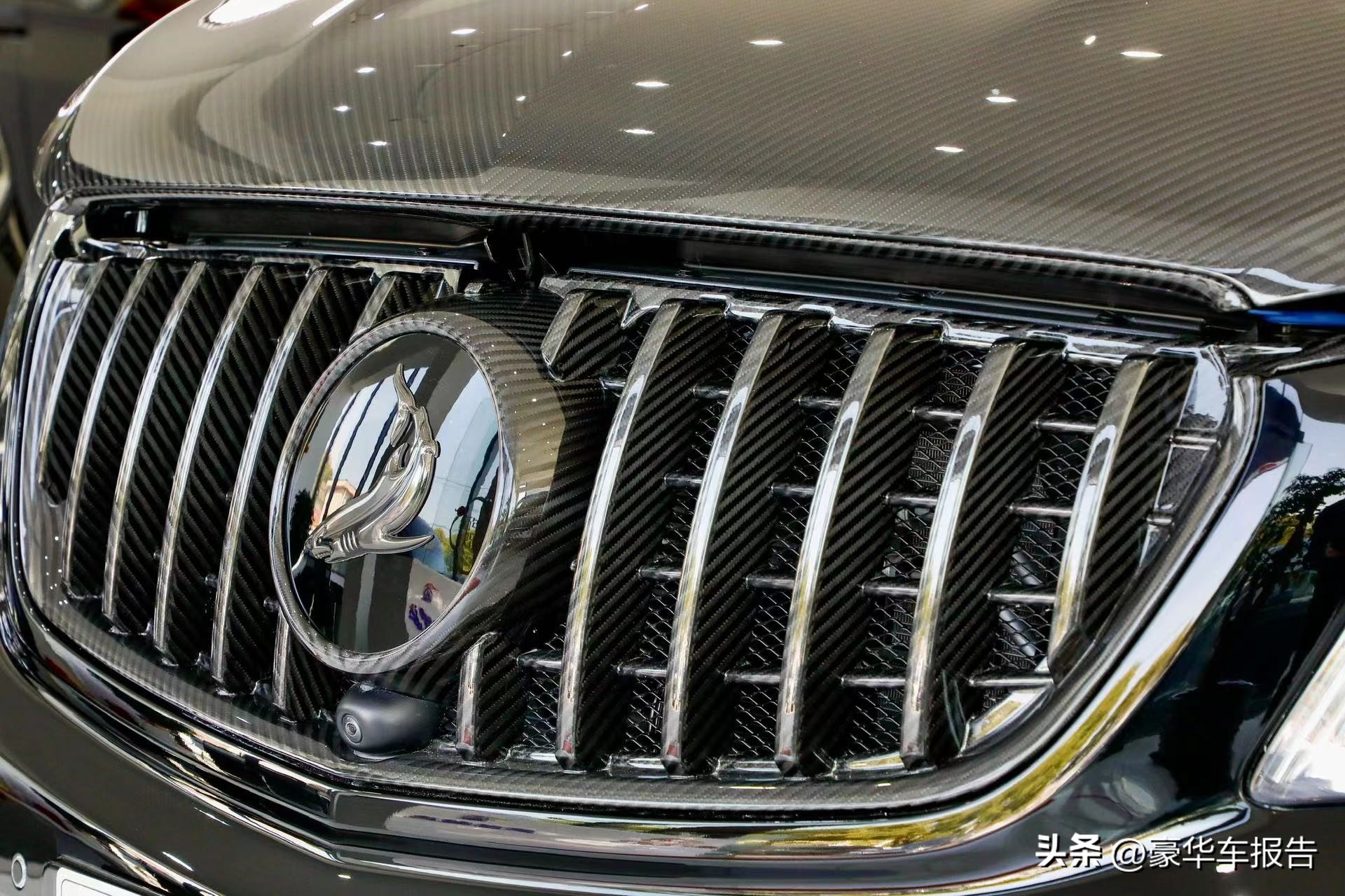 全球顶流商务车的对决!BRABUS和TOPCAR,选双B徽章还是大白鲨?