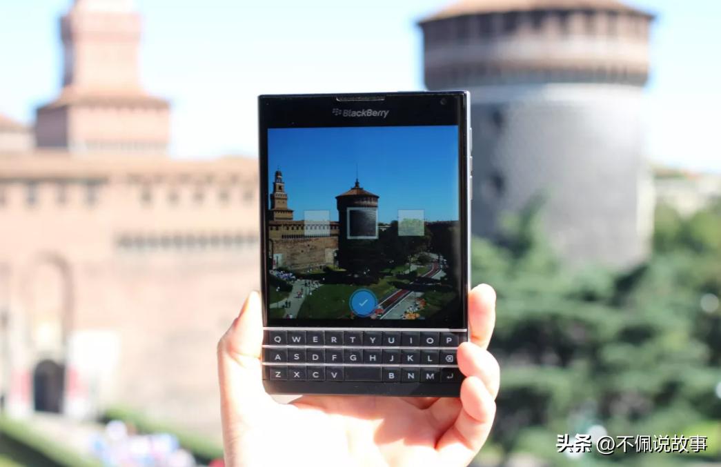 第一代iphone发布会黑莓手机,黑莓即将上市的智能手机