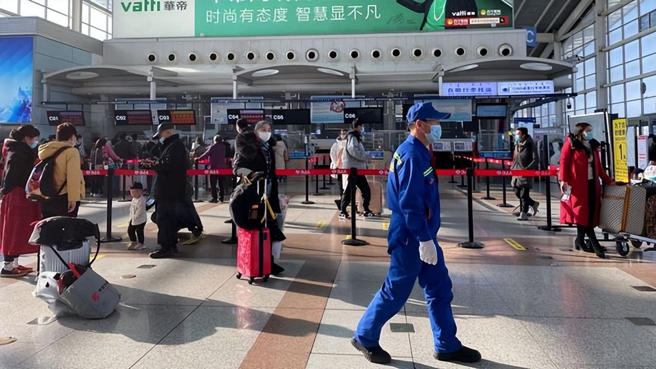 飞机免费托运行李可以叠加吗,飞机短途旅行可以托运行李吗