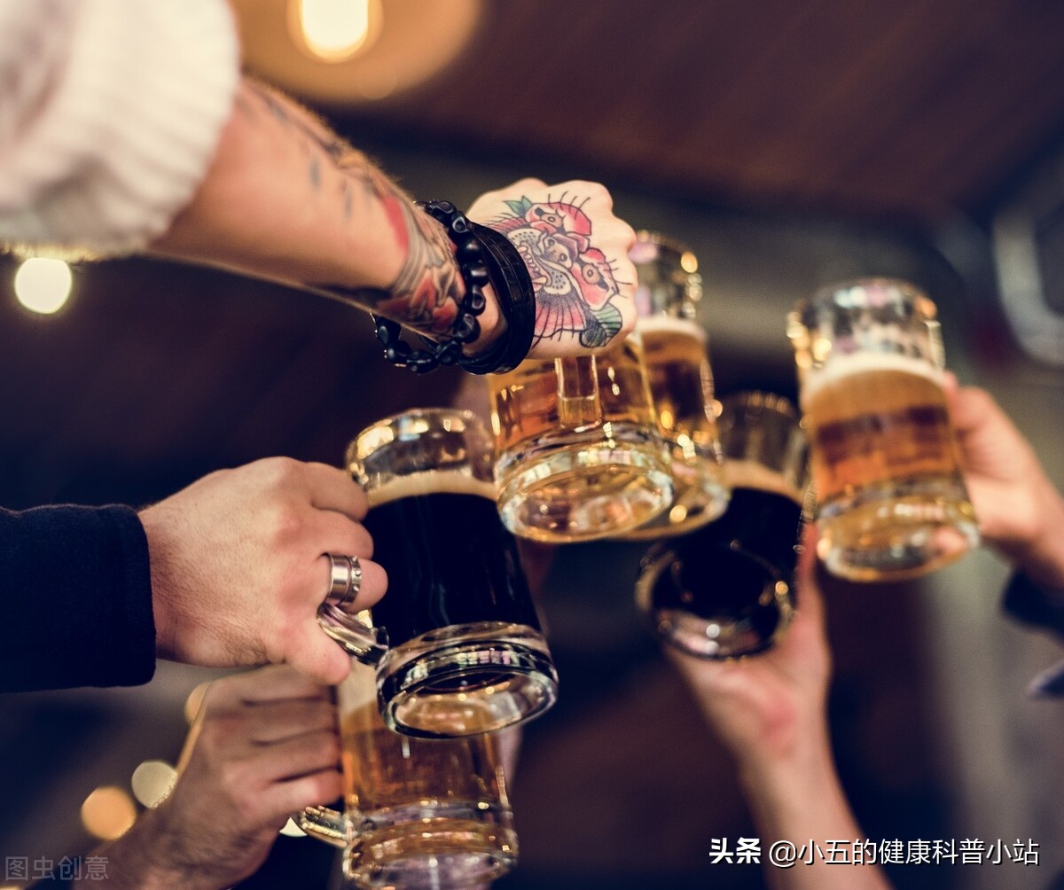 喝酒突然吐血紧急抢救,吃饭时无缘无故吐血