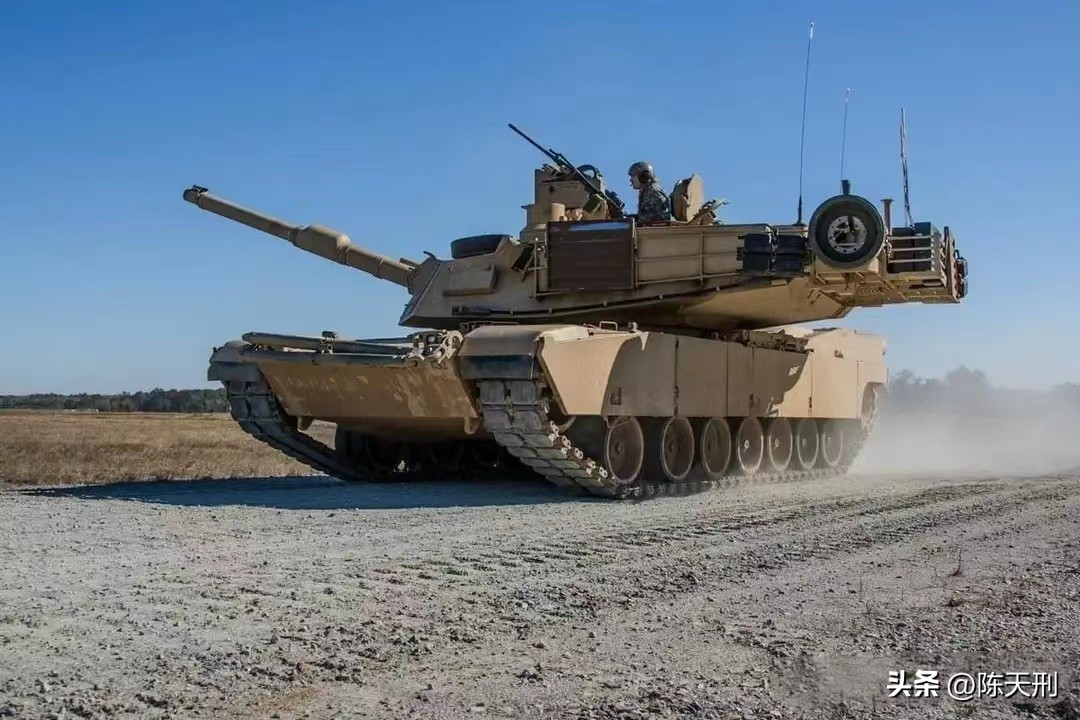 乌军火炮已消耗殆尽,乌军支援新型坦克