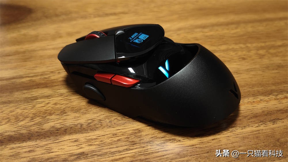 高颜值电竞鼠标雷柏vt960极速开箱,雷柏vt950无线游戏鼠标评测真香