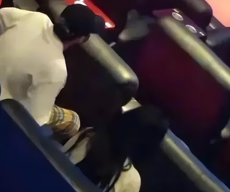 吴亦凡就这样写下了自己的结局，留下的三个疑问，是时候解开了