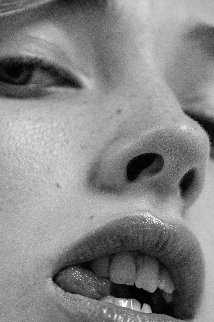 局部也性感：劳伦特的人体局部特写