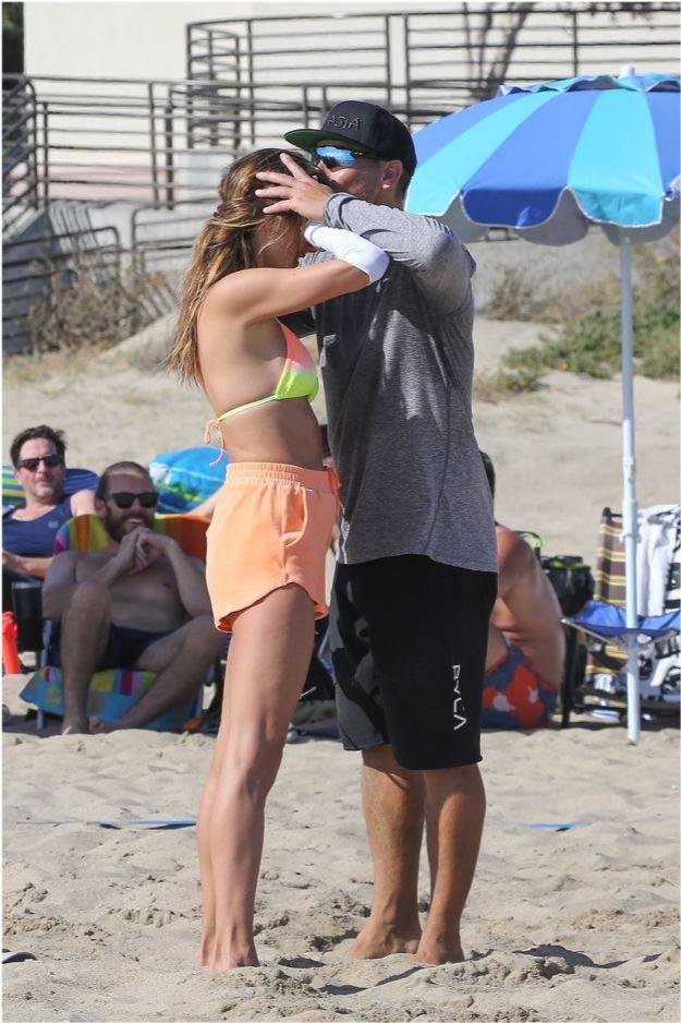 39宀佽秴妯a鐜拌韩娴疯竟,瓒呮āaa浜氳鐢峰弸