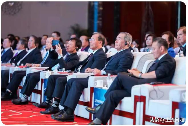 深化互利共赢国际经贸合作,深化国际经贸合作