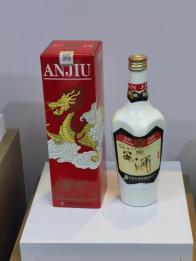 贵州茅台镇十大经典酒,茅台五粮液中国八大名酒