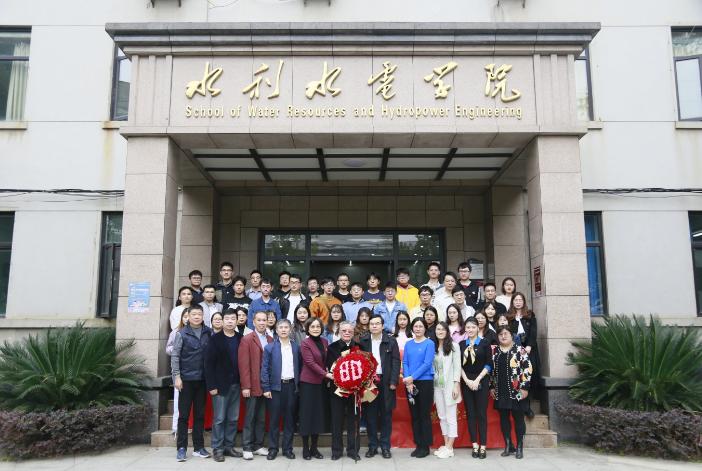 它曾经是武汉的一所硬实力院校，合并后彻底消失，网友：十分可惜