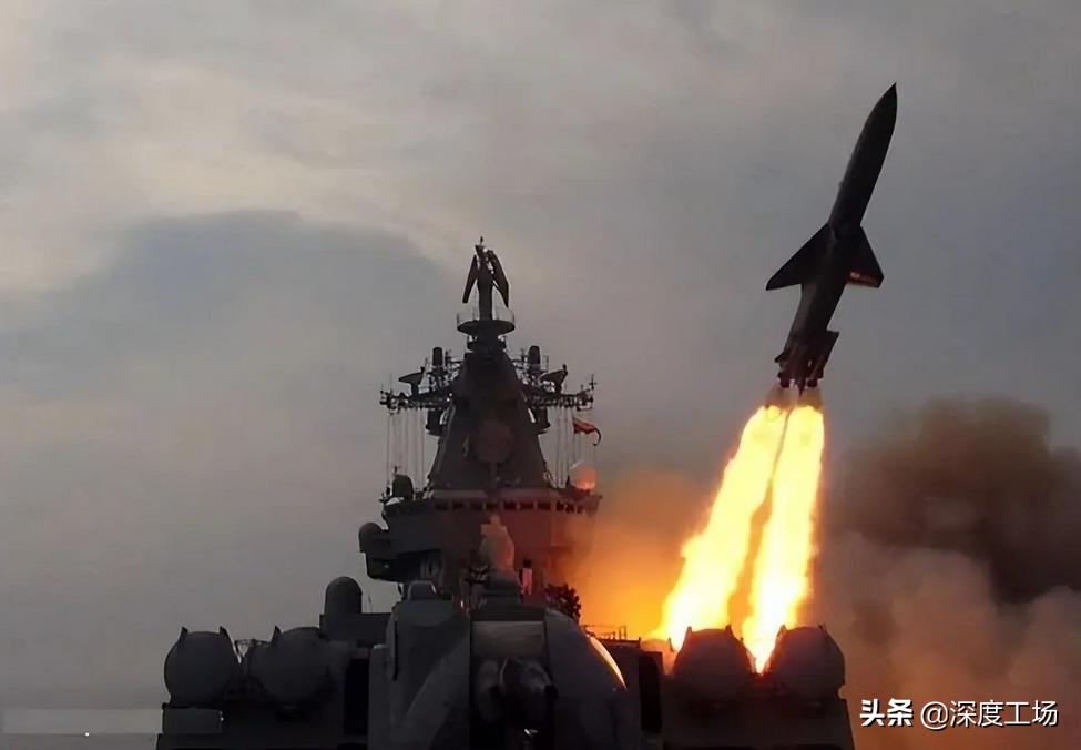 俄军十四枚导弹打向基辅,14枚导弹