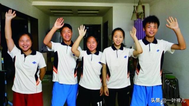 中国首例五胞胎，现年满22岁，妈妈坦言：如果重选，我一个也不要