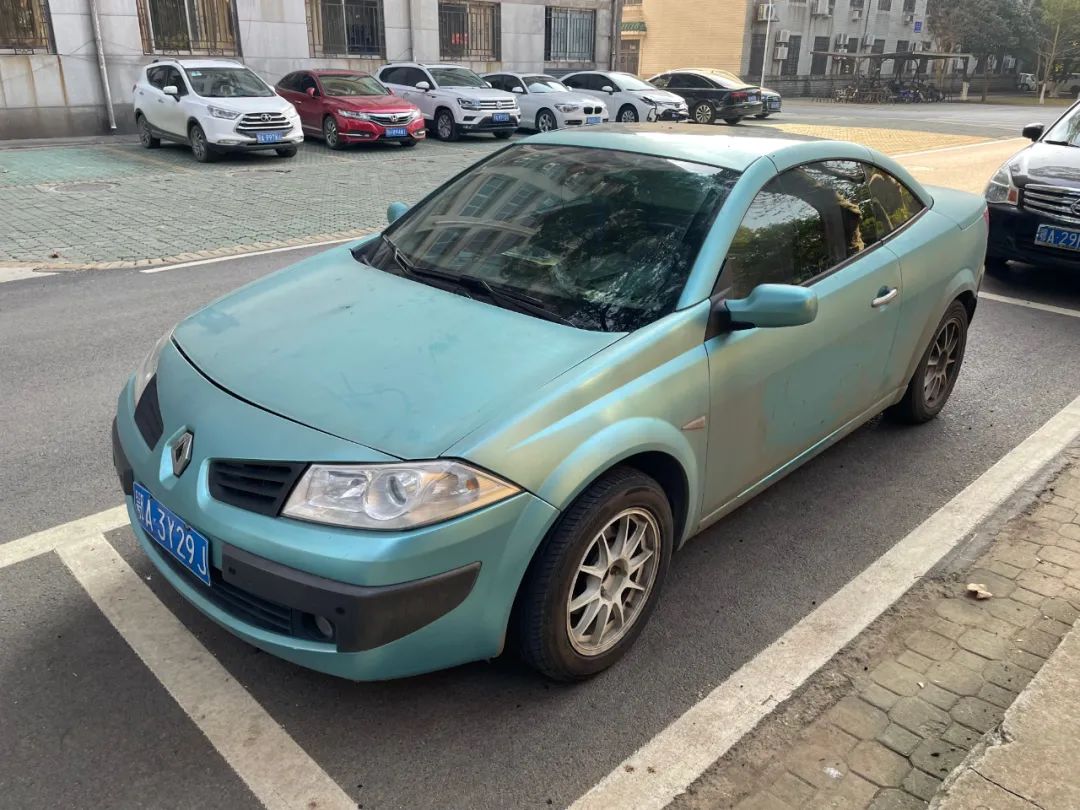 雷诺梅甘娜cc敞篷新车多少钱,雷诺梅甘娜cc敞篷跑车