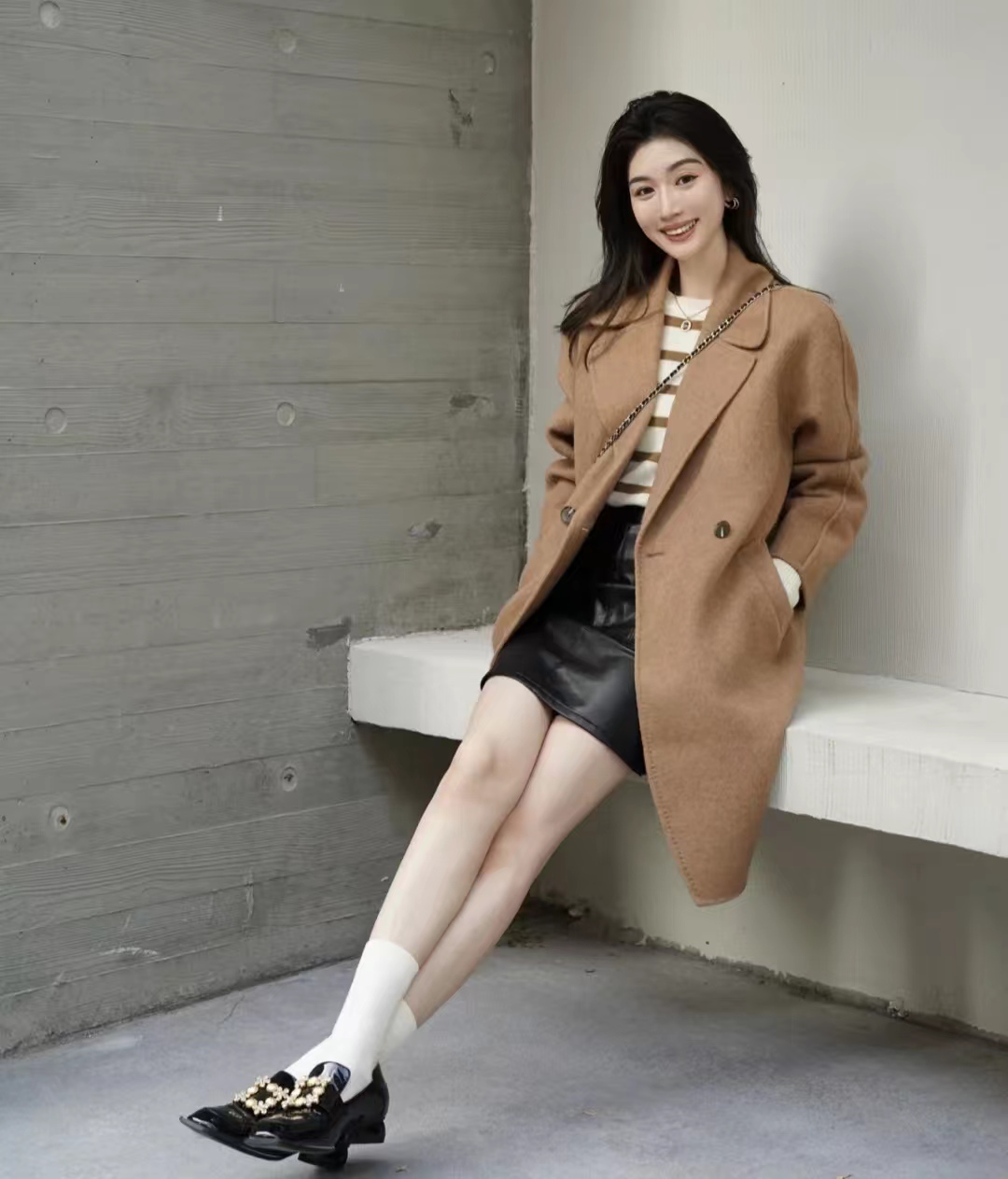 驼色浴袍大衣怎么搭配更高级,大衣棉服驼色穿搭女秋冬