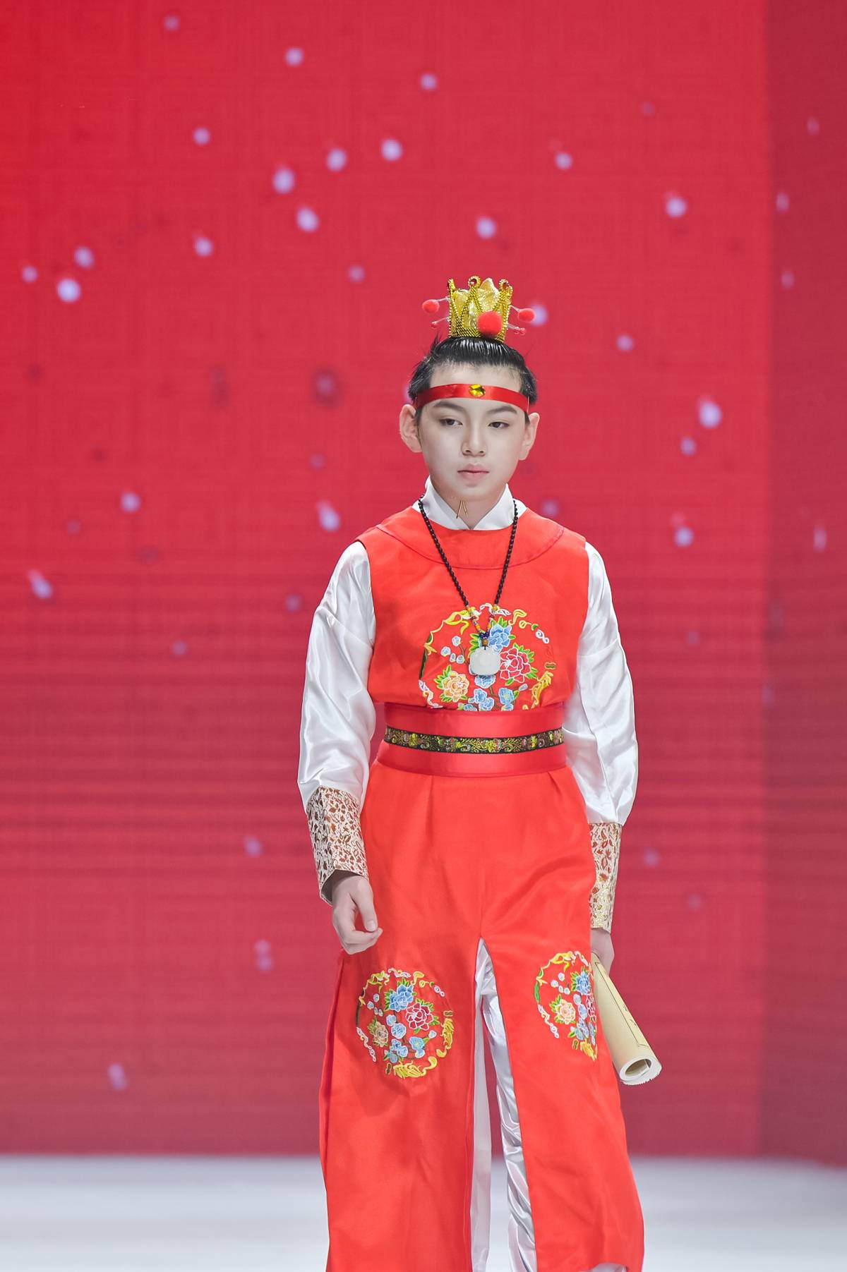 星风范高定时装周最耀眼小童星—叶康淇