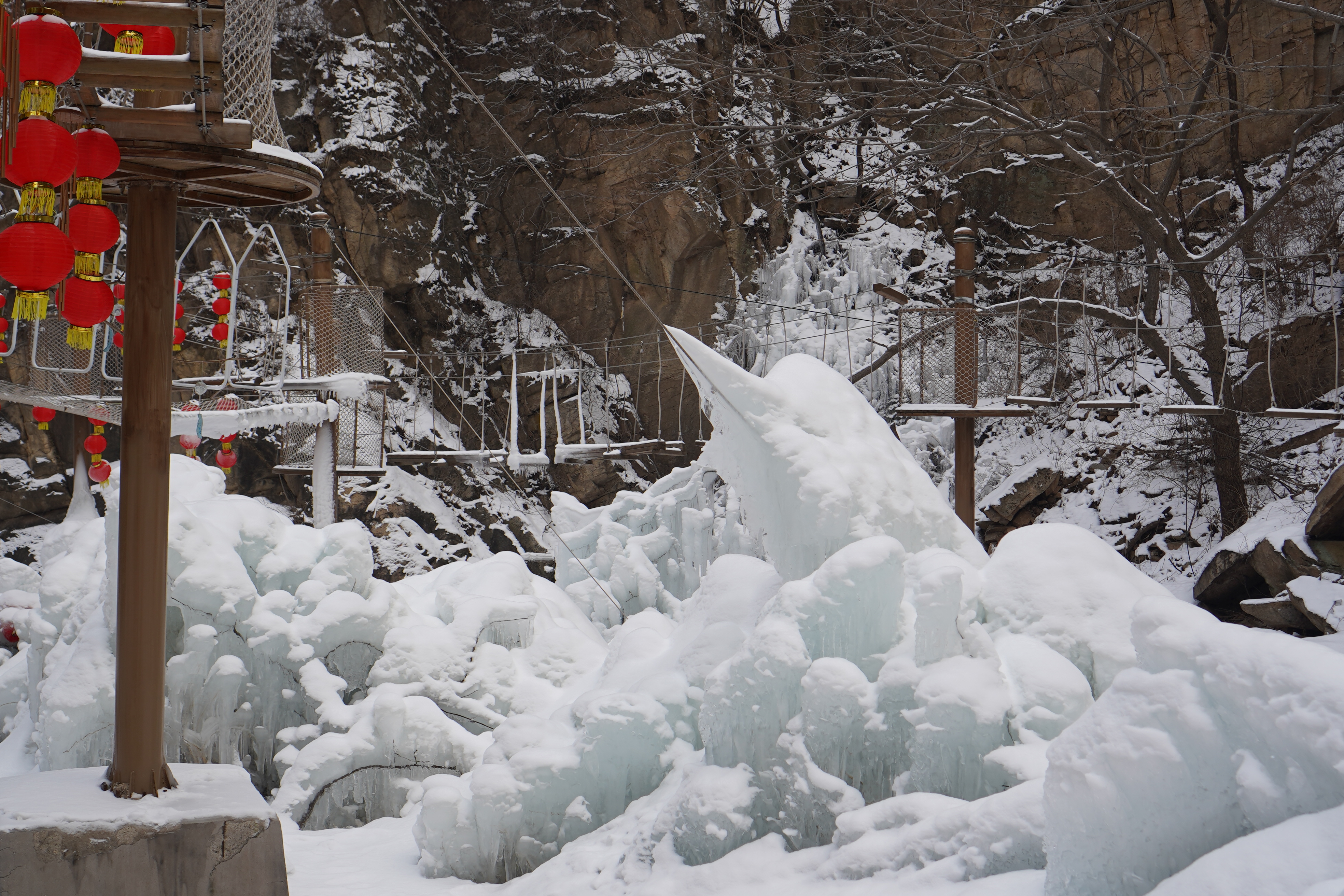 黑龙潭的景区特色,黑龙潭水下神秘洞穴