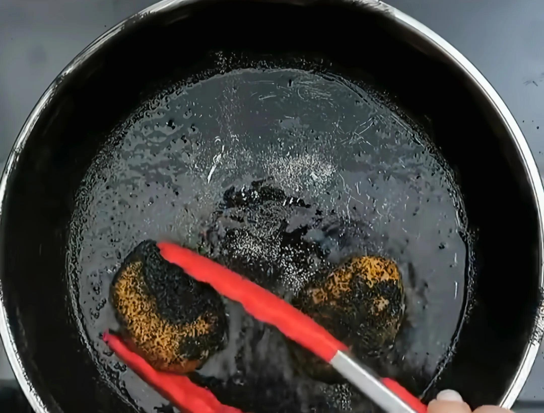 没有熨斗如何去除鞋子折痕,解决鞋子折痕的方法