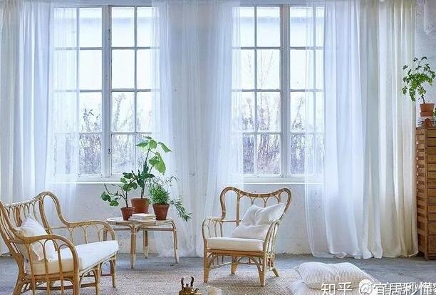 这4种窗帘既实用又美观你家有吗,窗帘是家居装饰不可或缺的一部分