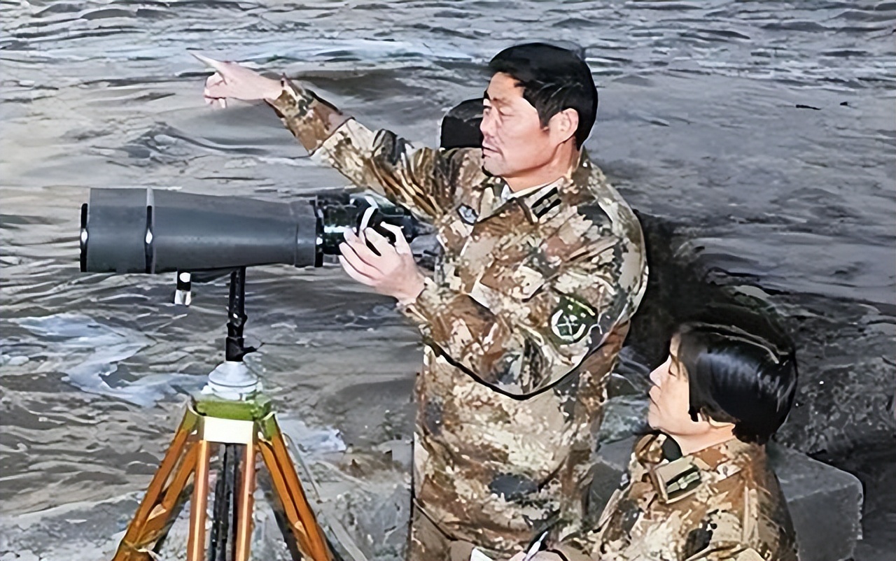 两夫妻守孤岛月入6万,一对夫妻被困孤岛一年吃一次肉