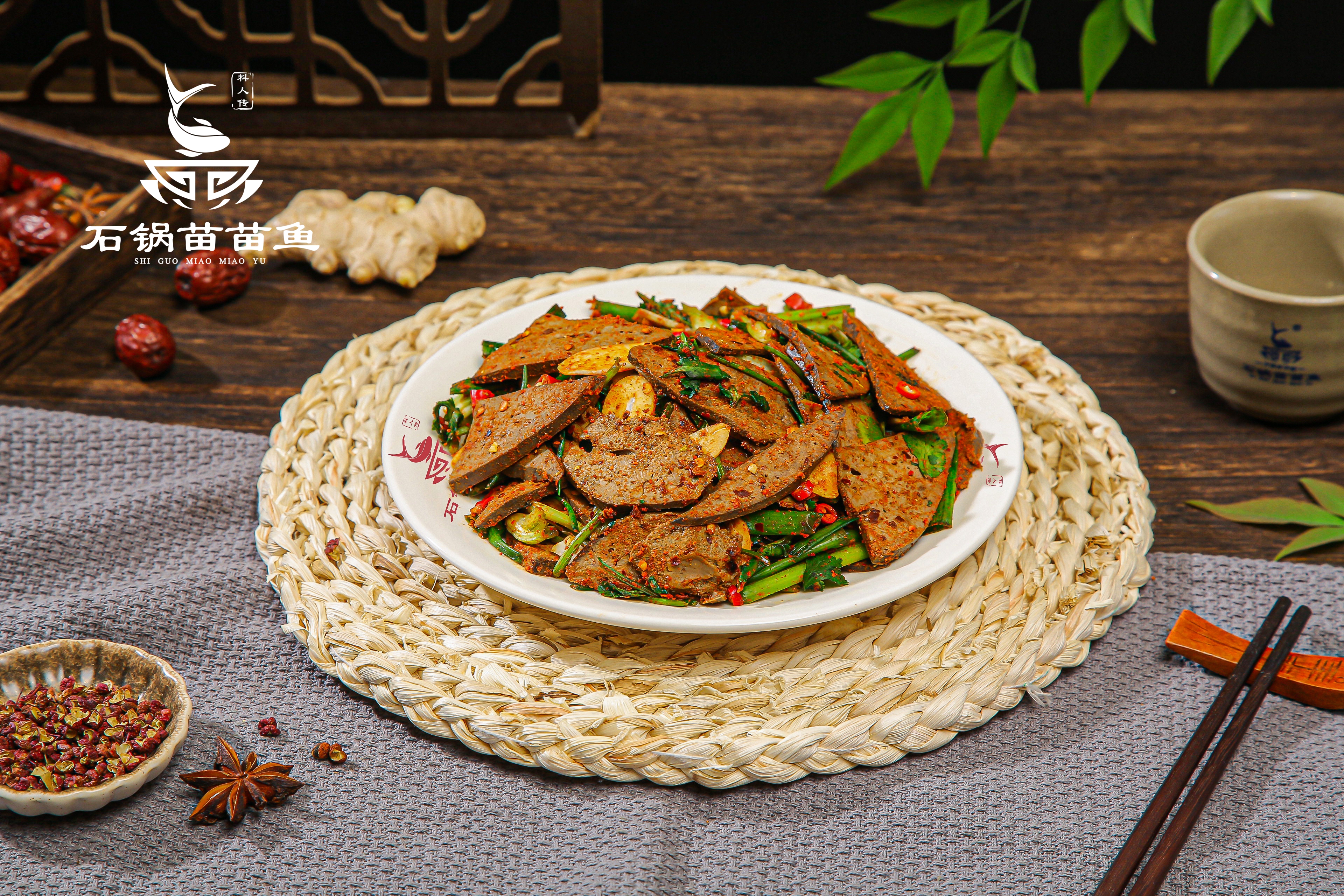 便利店加盟条件选择哪个品牌好,加盟品牌需要注意哪些问题