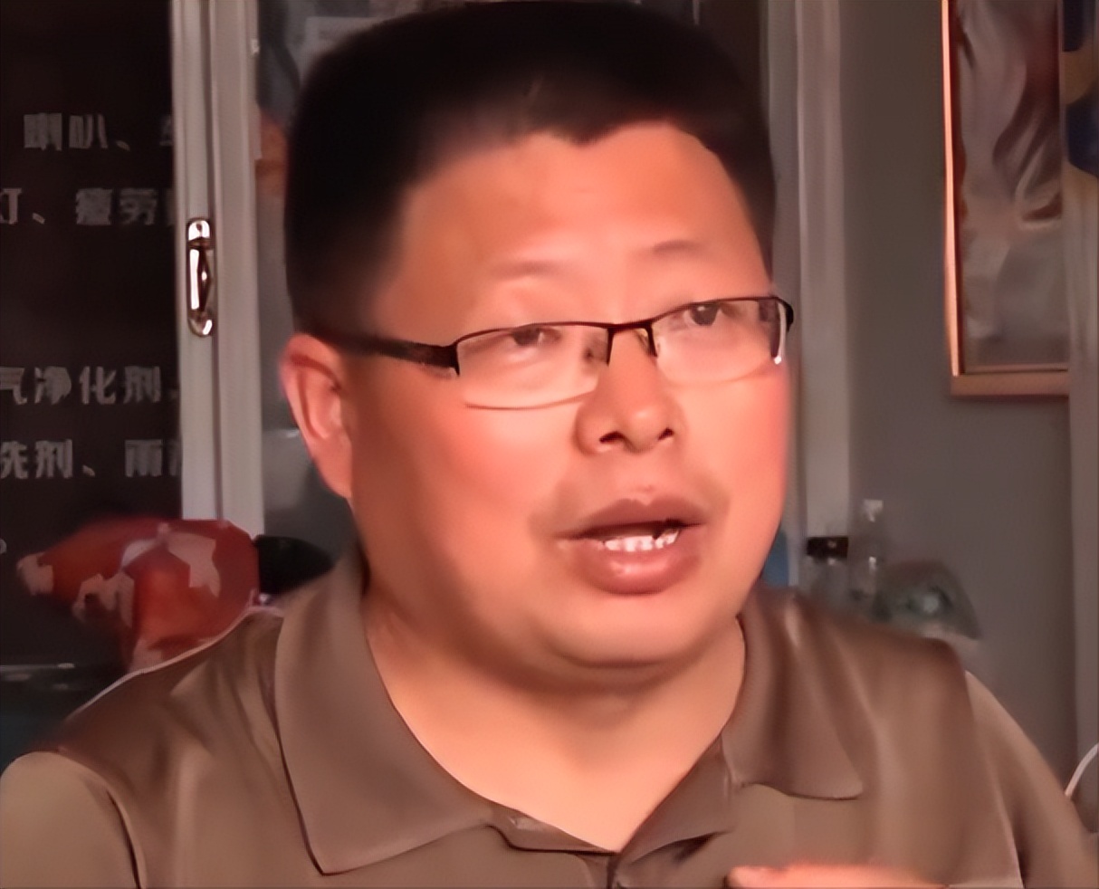 2016年神秘男子一天买几万块彩票,神秘男子一次买百万黄金