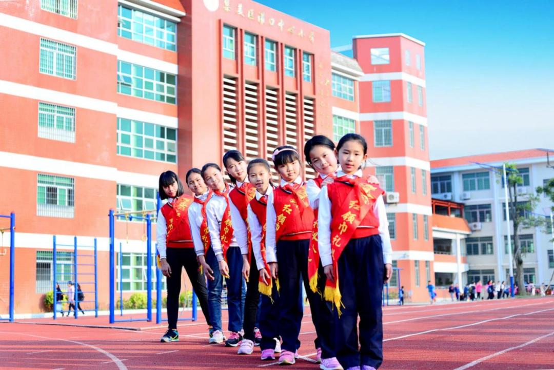 校长带你去参观学校,校长带你游校园