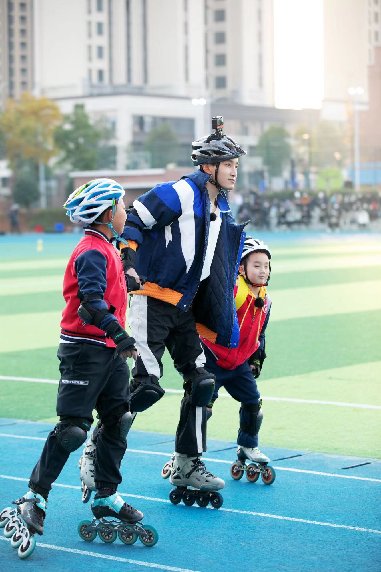 弘扬体育精神助力体育强国,传播正能量全民健身运动增强体质