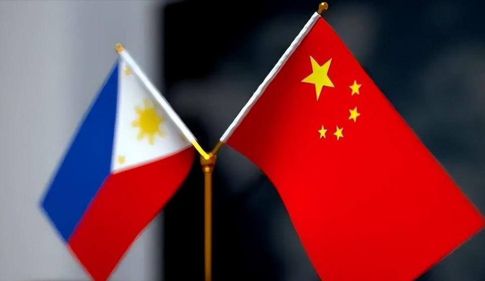 菲律宾砸石头,菲律宾拉砖船撞沉