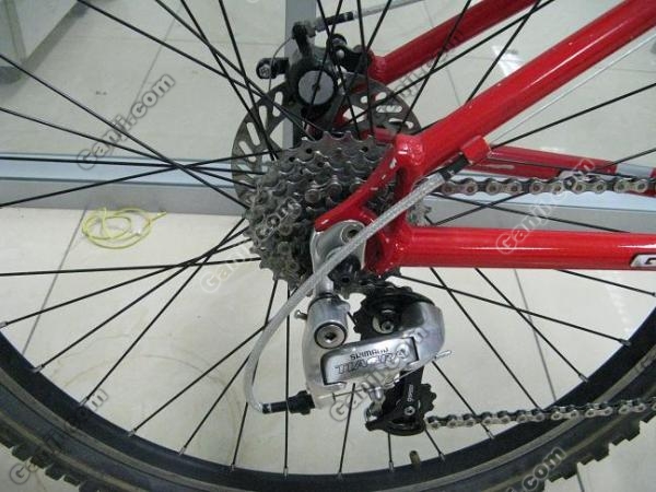 摩托车废机油可以倒入下水道吗,摩托车废机油怎么清洗