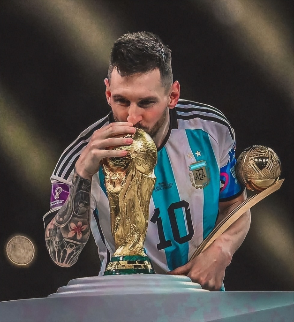 年度足球先生热门出炉！梅西再成焦点，世界杯冠军傍身，近乎当选