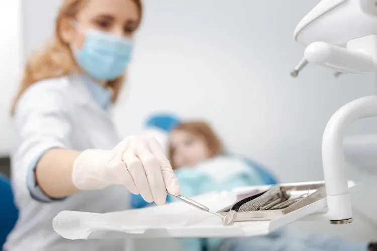 牙痛开始就痛得受不了,内牙疼痛难忍时紧急止痛