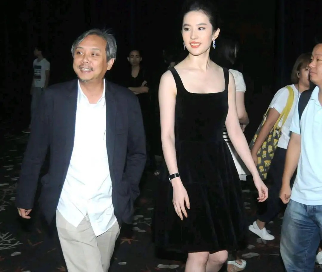 刘亦菲拍摄神雕侠侣现场照曝光 (刘亦菲拍神雕侠侣的时候有多大)