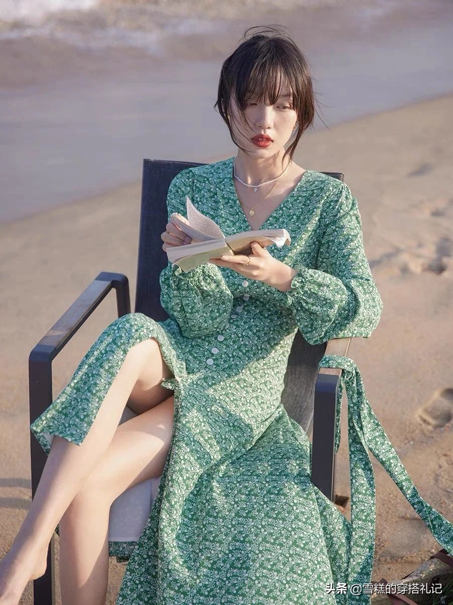 新款裙时髦又减龄穿上超迷人,今年流行的法式裙子