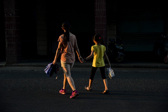 母亲改嫁没养过孩子,母亲改嫁了还有义务养她吗